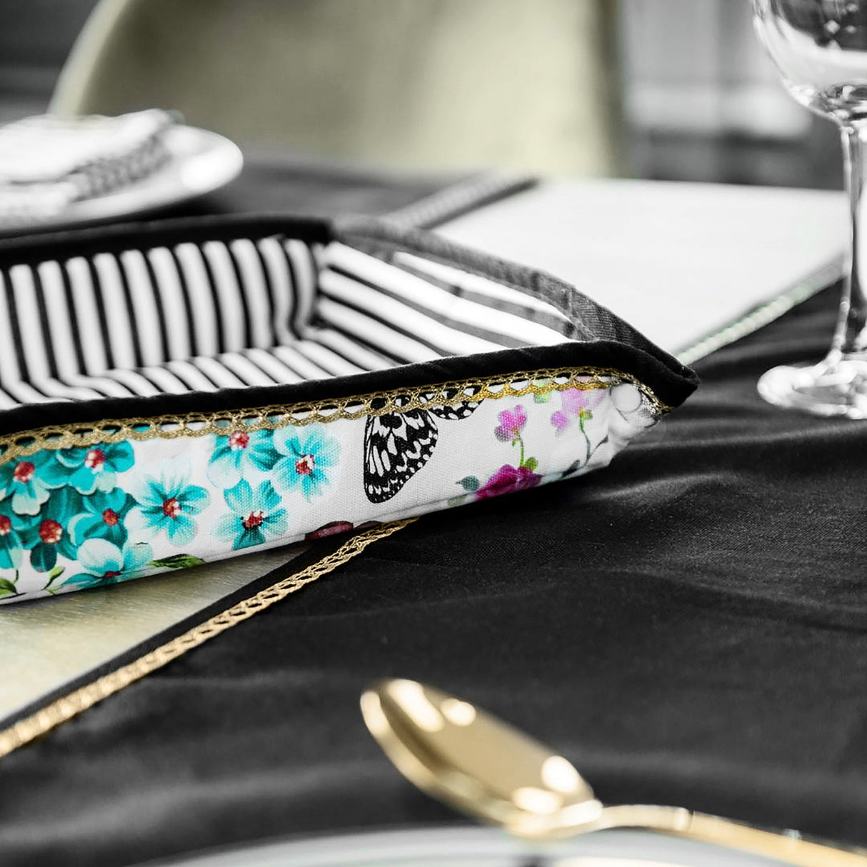 Melli Mello Floral stripes Bread basket white flowerpattern