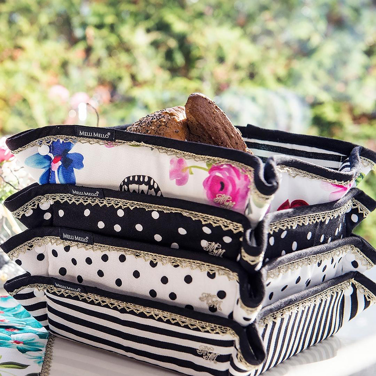 Melli Mello Stripe floral bread basket black-white stripes