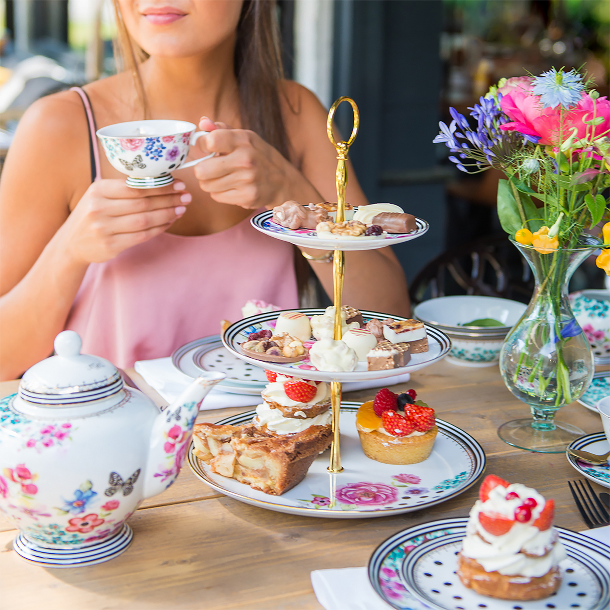 Melli Mello Nora Etagere white floral