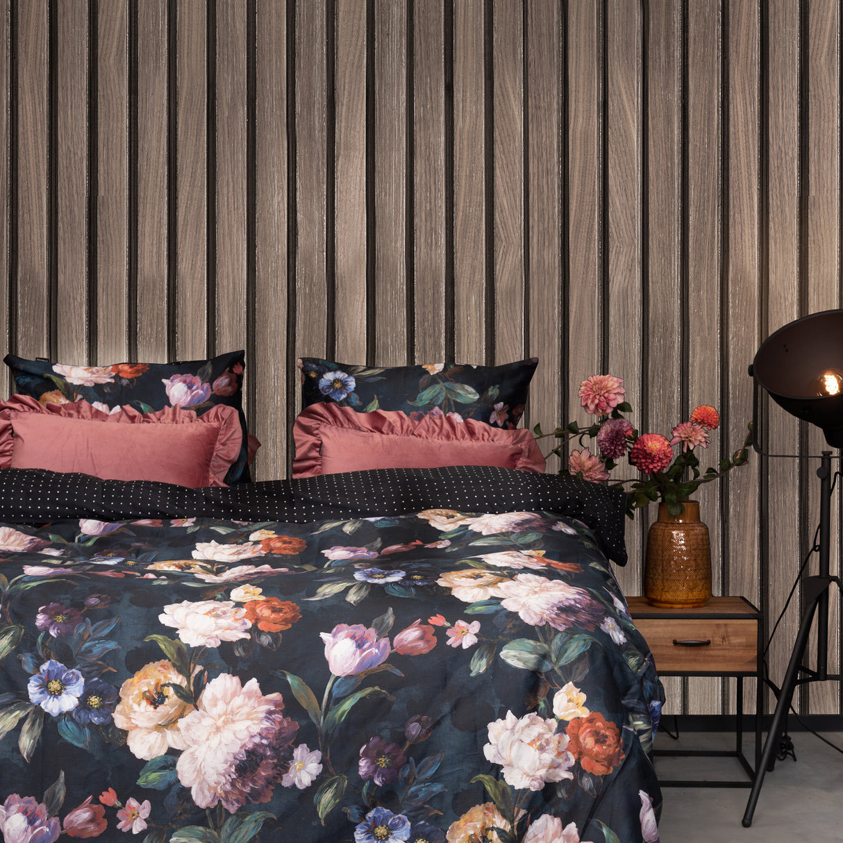 Melli Mello Woodstock Mural Bruin