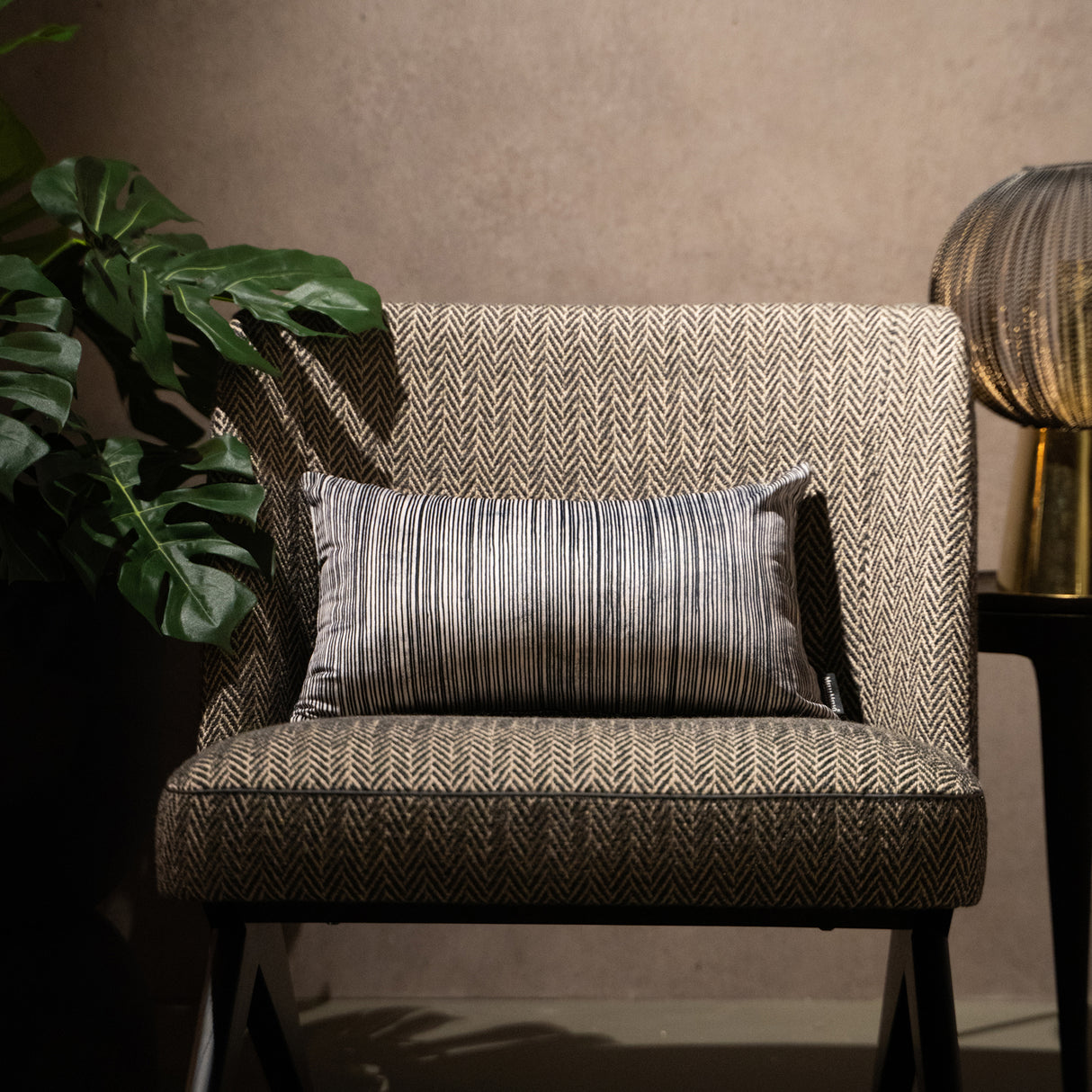 Melli Mello Walk the line small deco cushion White/Black