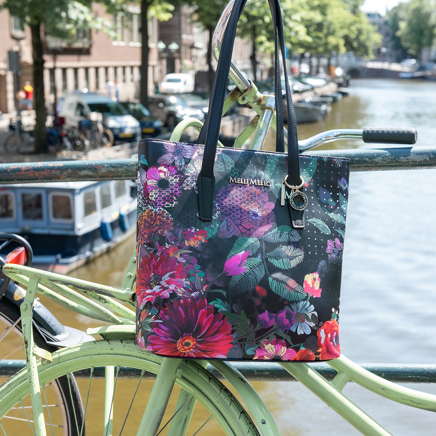 Melli Mello Rock & Rose Shopper Tas Zwart Roze Bloemenprint