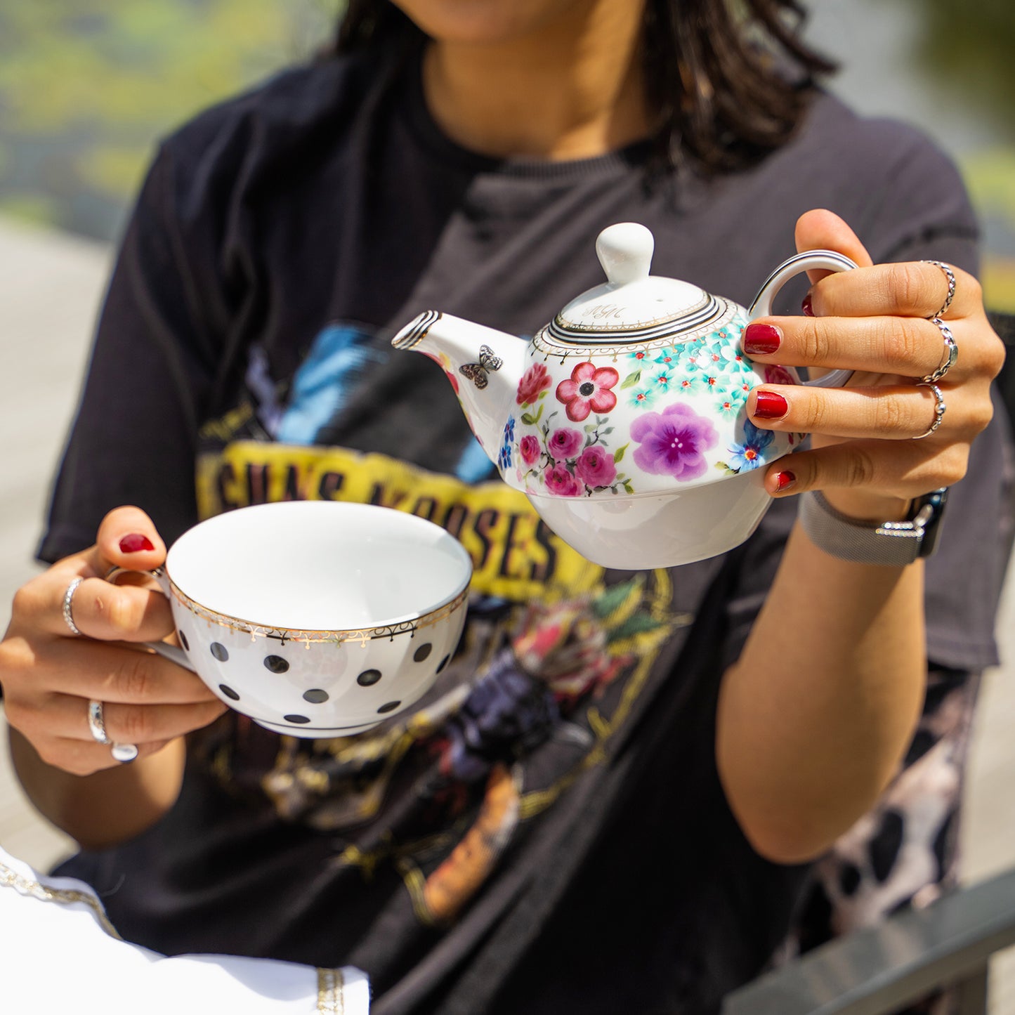 Melli Mello Tea for one floral print 